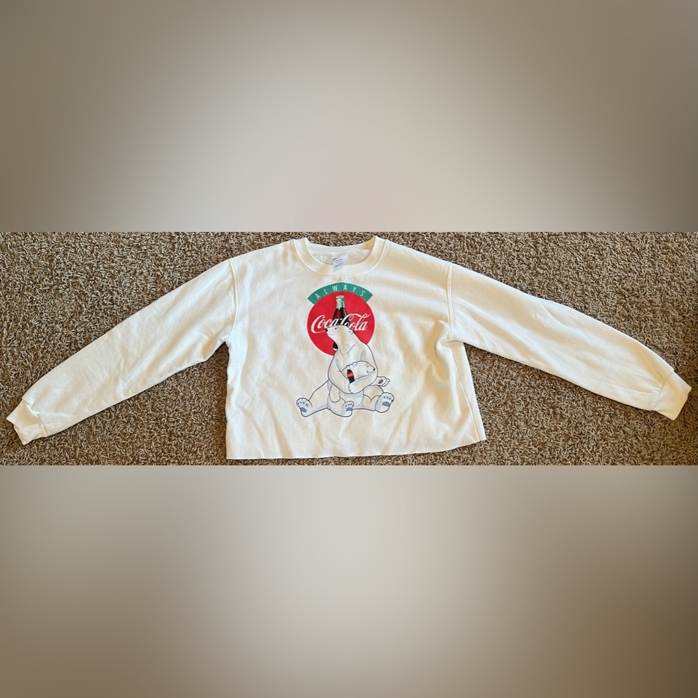 Coca Cola Cropped Long Sleeve Sweater with Polar Bear Print Women’s Size Large.